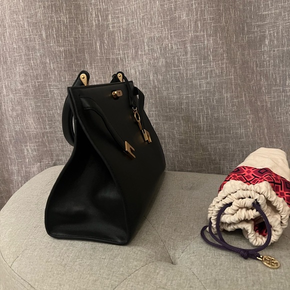 Tory Burch Authentic elegant bag black with gold hardware - Picture 6 of 8